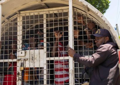 Detienen haitianos indocumentados al intentar ingresar a RD por el río Masacre