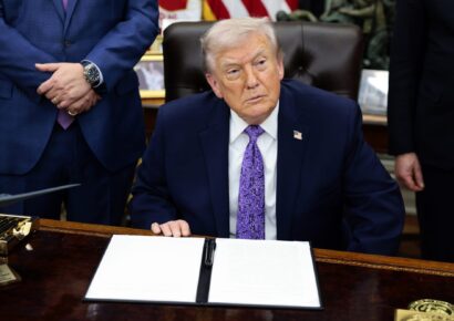 19 estados demandan al Gobierno de Trump por tarifa de 100,000 dólares en visados H-1B