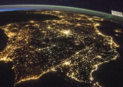Contaminación lumínica de satélites amenaza telescopios espaciales, advierte estudio de la NASA