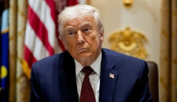 Trump advierte posible derrota republicana en legislativas de 2026 pese a pregonar auge económico