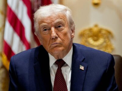 Trump advierte posible derrota republicana en legislativas de 2026 pese a pregonar auge económico