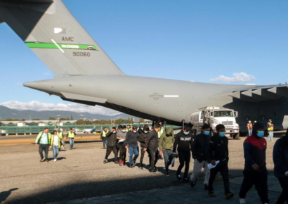 EE.UU. detiene vuelo de deportación de venezolanos previsto para este viernes