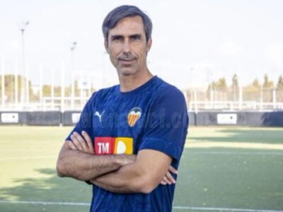 Muere un entrenador del Valencia y tres de sus hijos en un naufragio en Indonesia