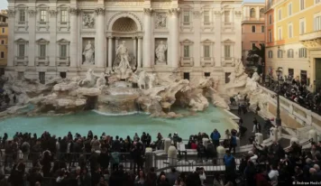 Cobrarán acceso a turistas para aproximarse a la Fontana di Trevi