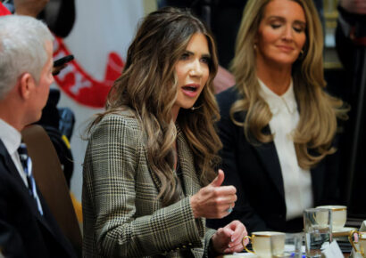 EE.UU. podría vetar la entrada a ciudadanos de más de 30 países, según la Administración Trump