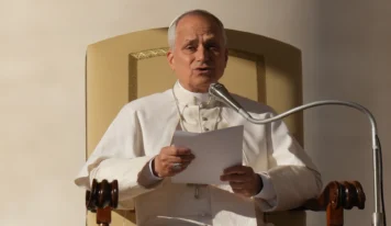 Papa León XIV insta a diplomáticos italianos a ser hombres y mujeres de diálogo por la paz