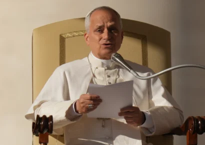 Papa León XIV insta a diplomáticos italianos a ser hombres y mujeres de diálogo por la paz