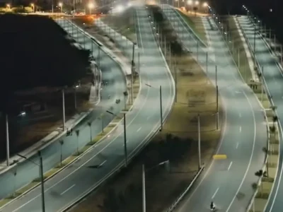 RD Vial instala luminarias solares de última generación en el Boulevard Frank Rainieri en Punta Cana