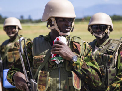 Nuevo contingente de policías kenianos refuerza lucha contra pandillas en Haití