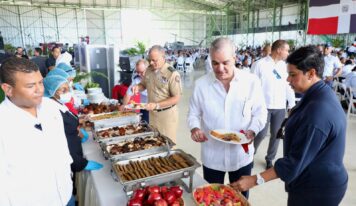 Abinader comparte almuerzo navideño con la Armada y la Fuerza Aérea