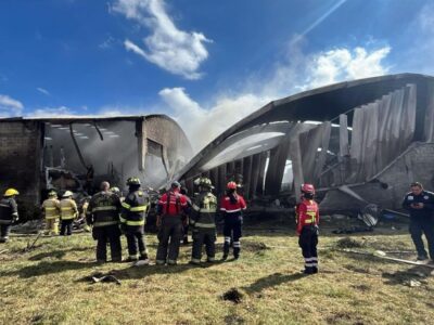 Suman siete los fallecidos por caída de avioneta en Toluca
