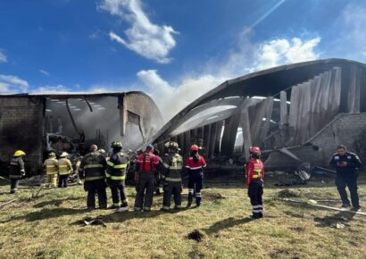 Suman siete los fallecidos por caída de avioneta en Toluca