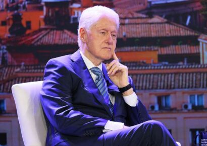 Clinton se defiende tras aparición de su imagen en los archivos Epstein