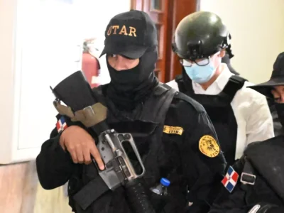 Juez impone 18 meses de prisión preventiva a siete imputados en caso SeNaSa