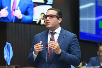 Charlie Mariotti Jr. denuncia nómina inflada y falta de indexación salarial en Presupuesto 2026