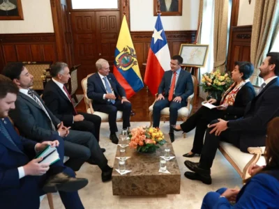 Kast y Noboa dialogan sobre corredor humanitario para migrantes venezolanos