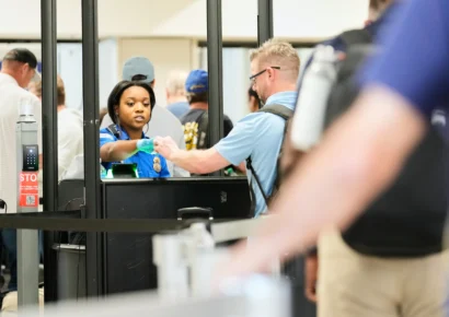 EE.UU. inicia registro biométrico de extranjeros al entrar y salir del país