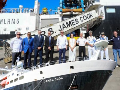 El presidente Abinader recorre el buque RRS James Cook, una de las embarcaciones científicas más avanzadas del mundo