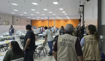 Nuevos conflictos paralizan el conteo especial de votos en Honduras