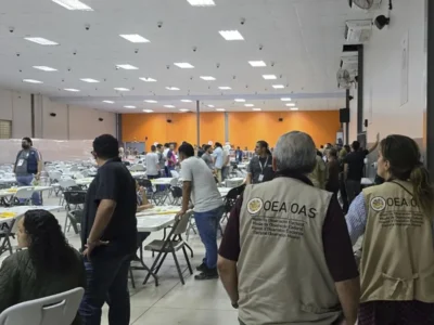 Nuevos conflictos paralizan el conteo especial de votos en Honduras