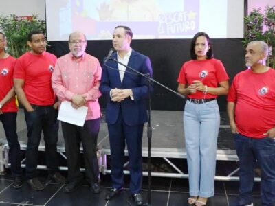 PLD agasaja al personal de sus sedes nacionales