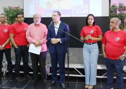 PLD agasaja al personal de sus sedes nacionales