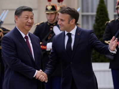 Macron pide a Xi Jinping implicarse en un alto el fuego en Ucrania y reequilibrar las relaciones económicas entre China y Europa