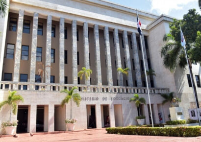 Proyecto de ley busca fusionar Minerd y Mescyt; 4 % del PIB se redistribuirá en todo el sistema educativo