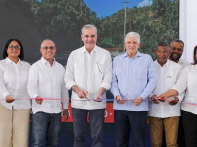 Abinader inaugura carretera El Cercado–Juan Santiago–Hondo Valle y mejora movilidad en la frontera