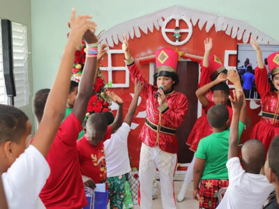 MINPRE y Conani llevan la Navidad a niños acogidos en hogar de paso del Distrito Nacional