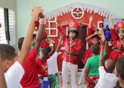 MINPRE y Conani llevan la Navidad a niños acogidos en hogar de paso del Distrito Nacional