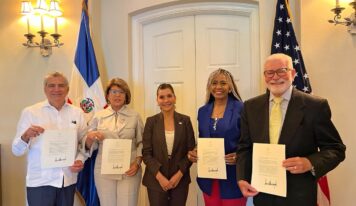 La Embajadora se reúne con los Provida en RD