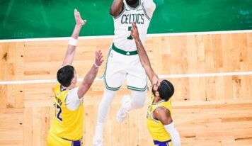 Los Lakers caen ante los Celtics en un duelo marcado por ausencias y récords rotos