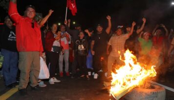 Militantes de Libre protestan en Tegucigalpa contra resultados electorales