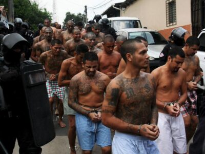 El Salvador enjuicia a más de 200 miembros de la MS13 y dicta severas condenas