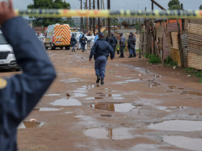 Ataque armado en bar de Sudáfrica deja nueve fallecidos y diez heridos