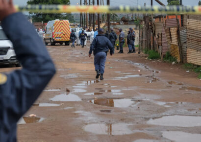 Ataque armado en bar de Sudáfrica deja nueve fallecidos y diez heridos