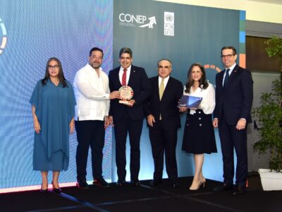 Asociación Cibao recibe distinción por su Programa de Inclusión Financiera en La Vega