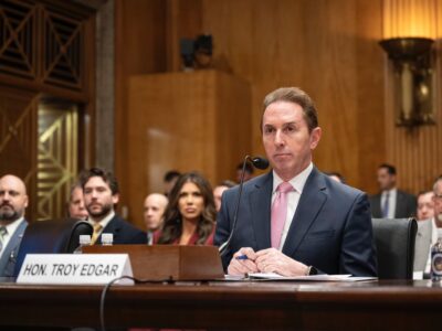 Trump evalúa nombrar a alto funcionario de Seguridad Nacional como embajador en El Salvador, según CBS News