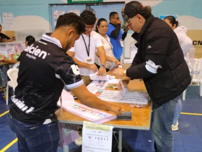 El recuento electoral se congela y Asfura mantiene una ligera ventaja en Honduras