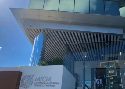 Industria y Comercio llama a frenar la venta de alcohol adulterado en temporada navideña