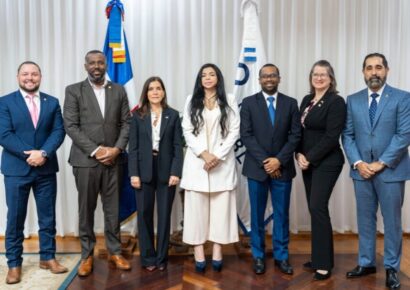 Procuradora General recibe a embajadora de EE. UU. para tratar cooperación en seguridad