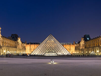 Louvre inaugura la Galería de los Cinco Continentes tras el robo del tesoro real francés