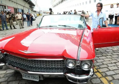 Roberto Carlos sufre accidente automovilístico durante grabación, pero se reporta fuera de peligro