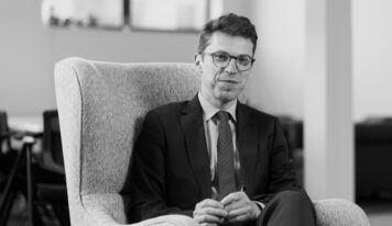 Profesor científico de MIT asesinado en su apartamento: ¿quién es?