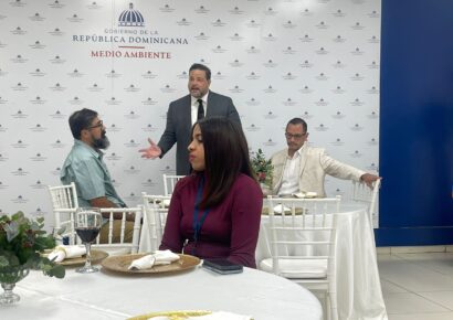 Paíno Henríquez insta a periodistas a promover la conciencia ambiental