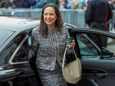 María Corina Machado sufre fractura vertebral tras arriesgada salida de Venezuela