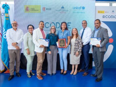 Seis centros educativos de RD reciben certificación en transformación digital Nivel Bronce