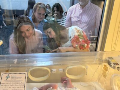 Carolina Mejía celebra la llegada de su nieta, Marina Isabel