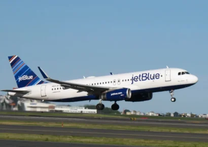 Vuelo de JetBlue evita accidente aéreo con aeronave militar estadounidense en cercanías de Venezuela